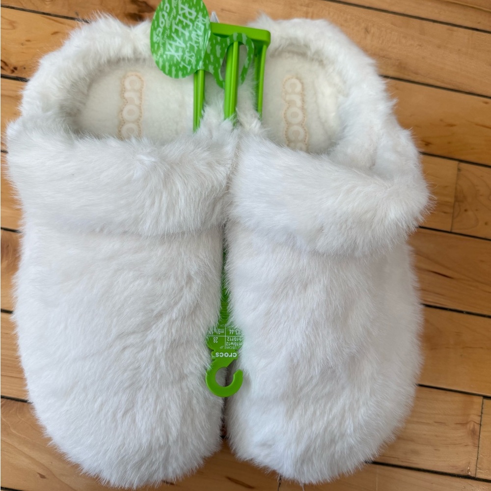 NWT Crocs Fuzzy Slippers Chalk White Mens 10 Womens 12 Clogs Slip On Shoes
